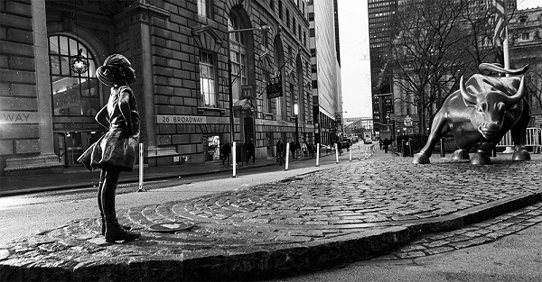 Bức tượng Fearless Girl trở thành biểu tượng không thể thiếu của New York
