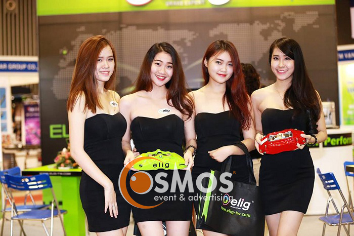 Công ty tổ chức sự kiện Cosmos cung cấp PG chuyên nghiệp giới thiệu sản phẩm