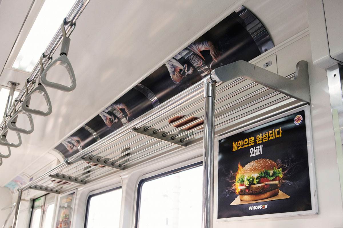 Ý tưởng quảng cáo hấp dẫn của Burger King trên tàu điện ngầm